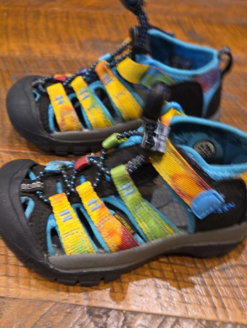 NWT Keen Toddler Kids Rainbow Strap Closed-Toe Sandals - Blue, Yellow & Black